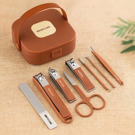 7-in-1 Professional Nail Clipper Set – Anti-Splash Manicure Kit with Protective Case